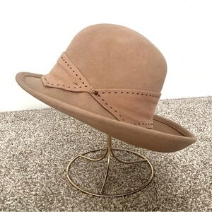 Vintage Beige Women's Hat with Decorative Band